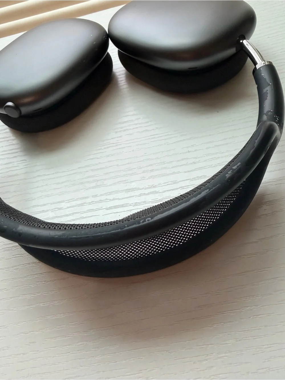 Apple Over-Ear Wireless Headphones - Gray Metallic